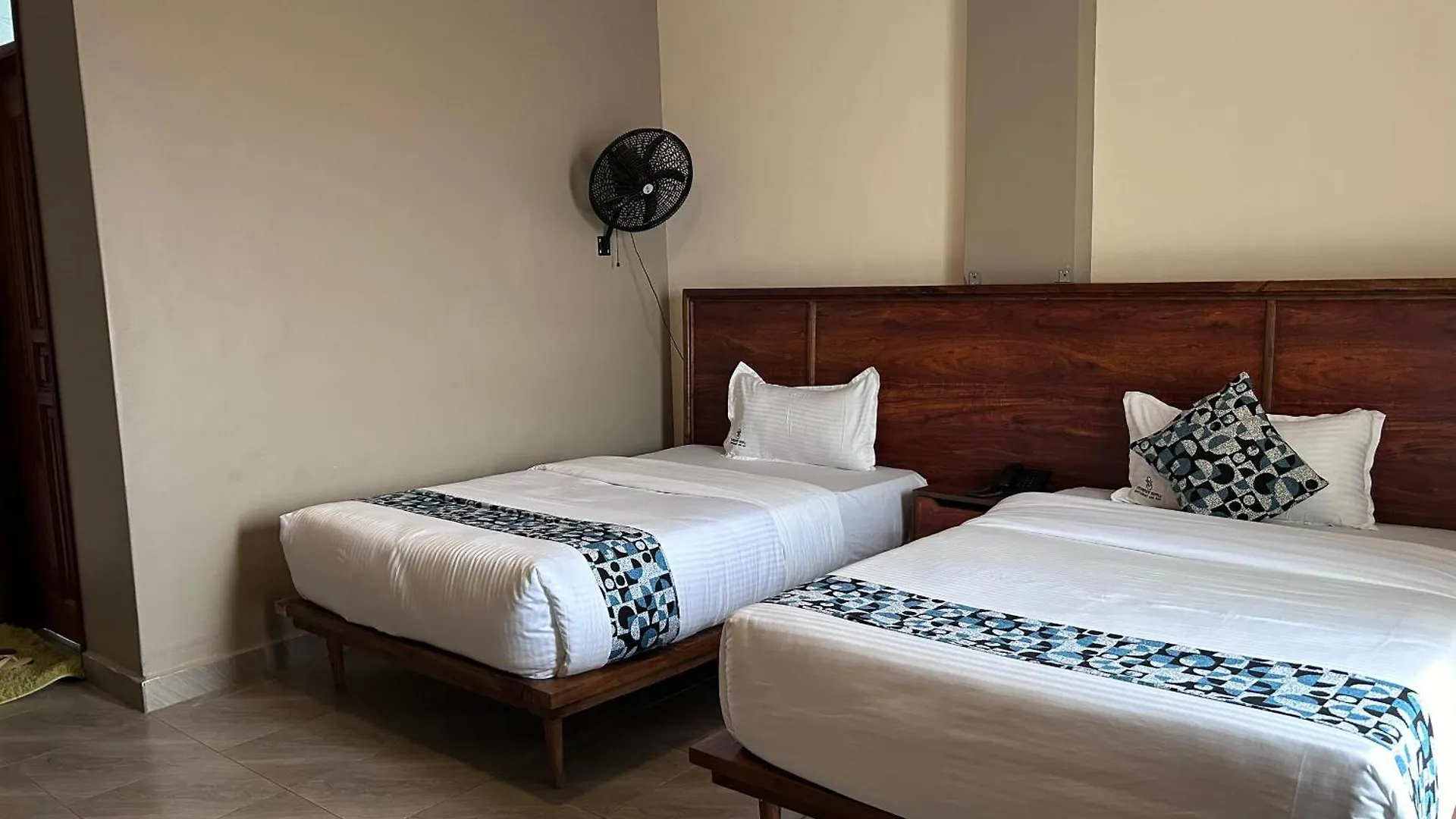 Starview Hotel Kampala 3*,  Uganda